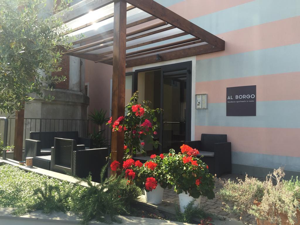 Al Borgo Aparthotel Sarzana Exterior foto