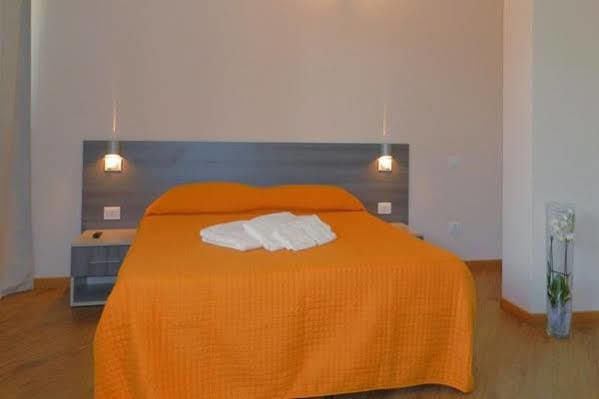 Al Borgo Aparthotel Sarzana Exterior foto
